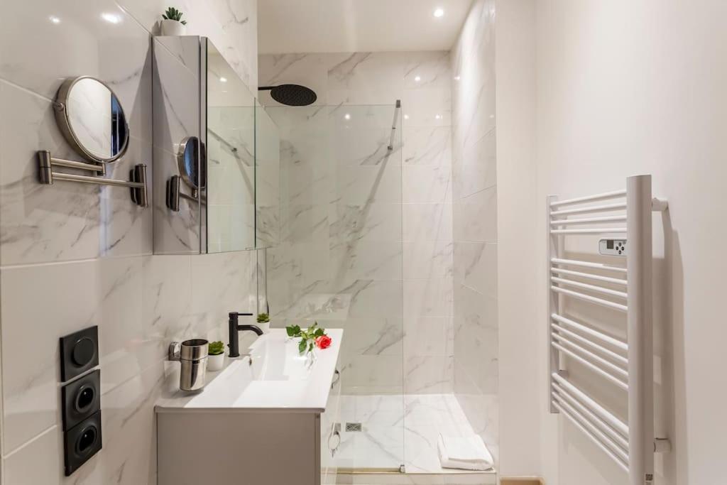 Suite Paris, Tour Eiffel, Champs Elysees Экстерьер фото